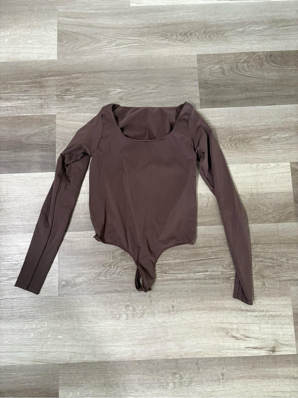 Skims Long Sleeve Scoop Neck Bodysuit - Mauve Brown